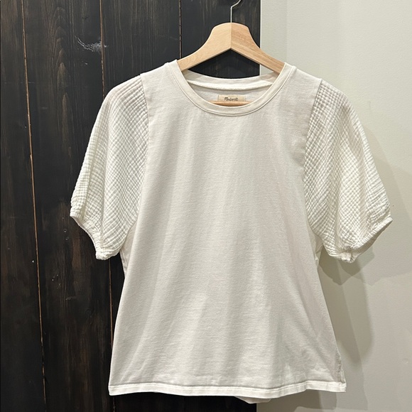 Madewell Tops - Madewell T-shirt with textured sleeves